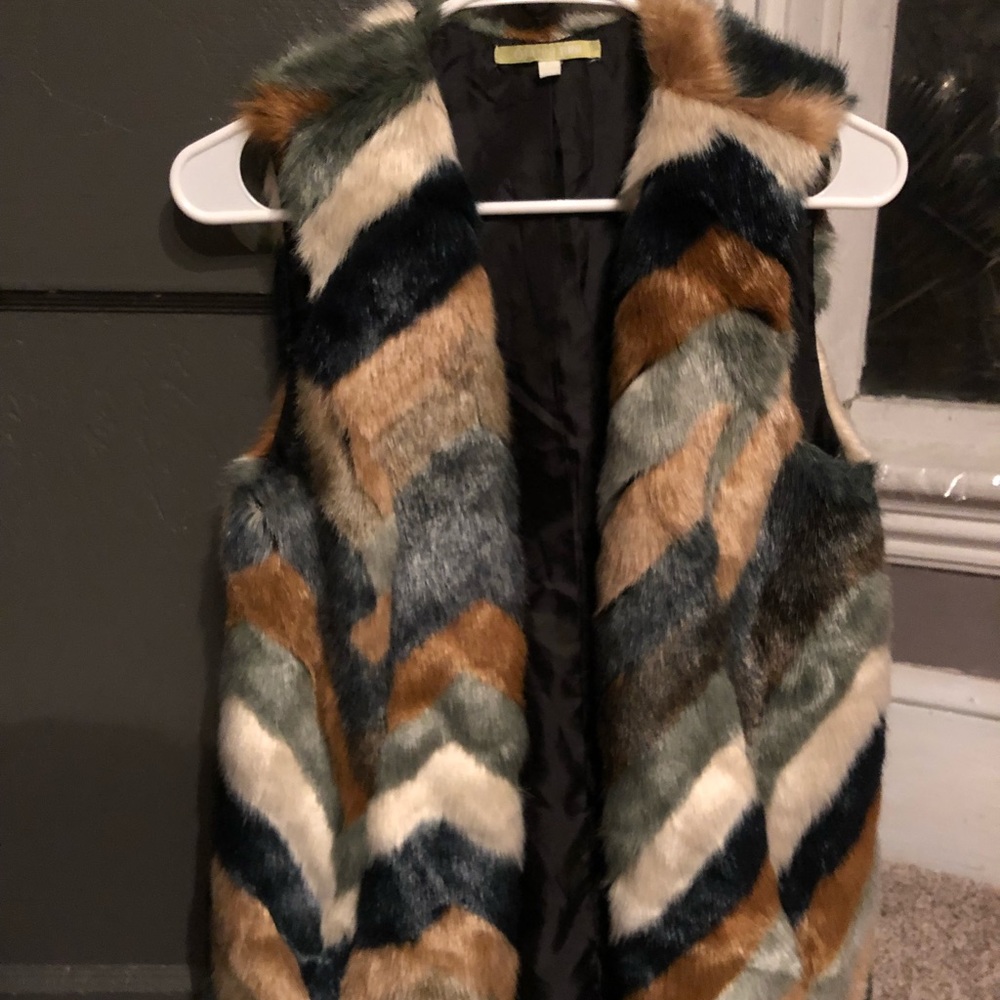 Gianni Bini faux fur vest